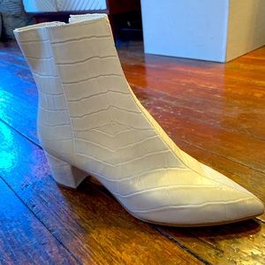 BRAND NEW DOLCE VITA BOOTS